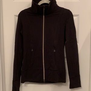 Lululemon black zip-up sz 6